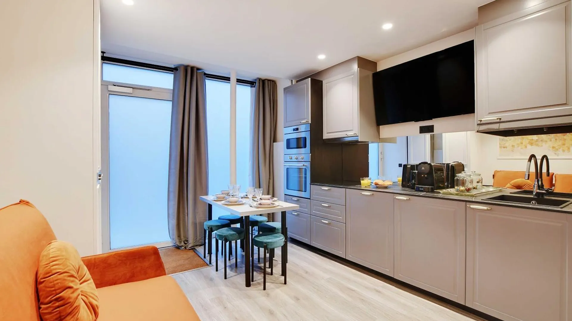 Modern Apartment - 2Br-6P - Marais Paris France